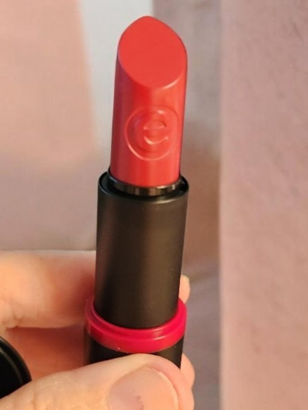 Creamy Coral-Red Lipstick — Lightweight Hydrating Color■ New No Box